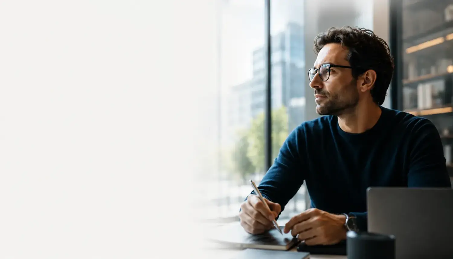 Cliente Ingrovision al lavoro con i suoi occhiali
